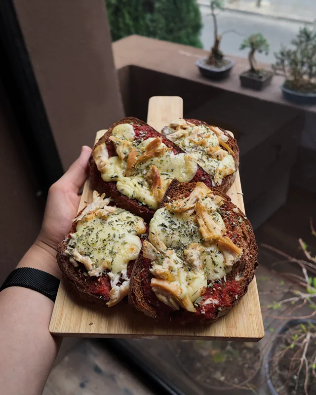 mini pizzas de masa madre